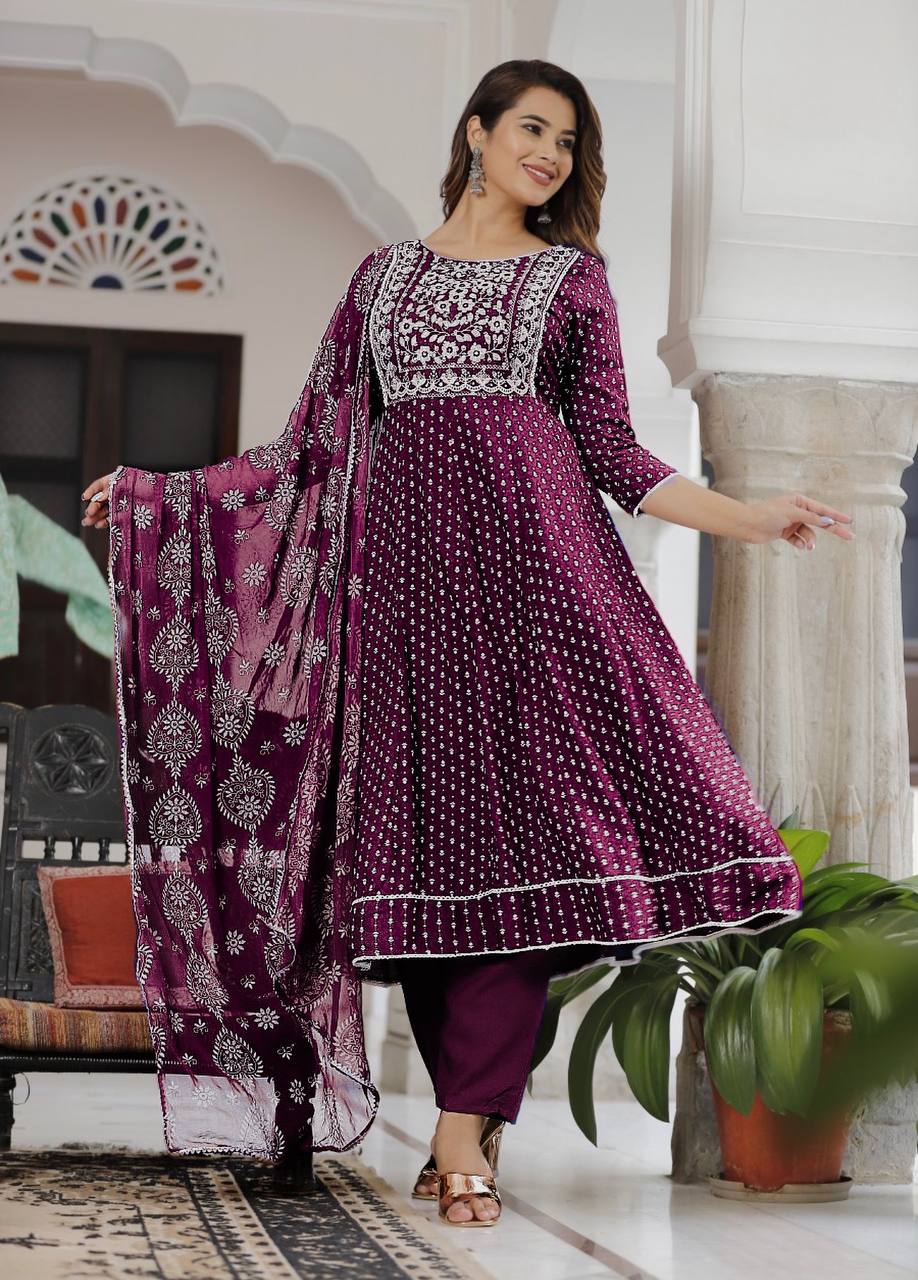 Elegant 14kg Heavy Reyon Suit Set with Embroidery & Foil Work Dupatta